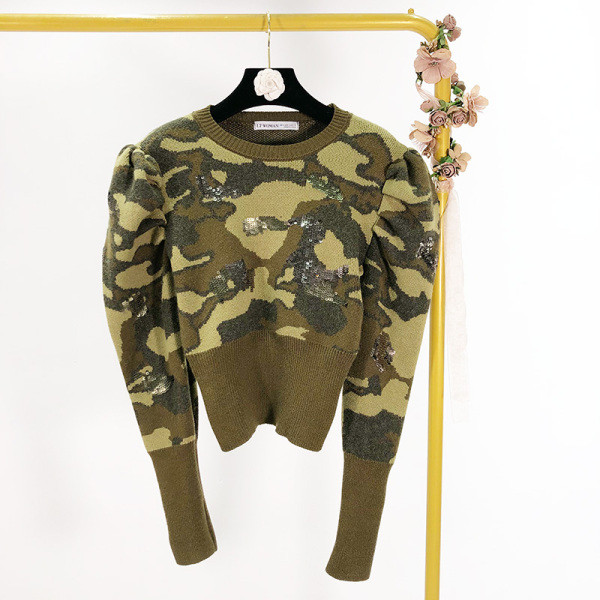 Pulover scurt de dama cu model de camuflaj si paiete