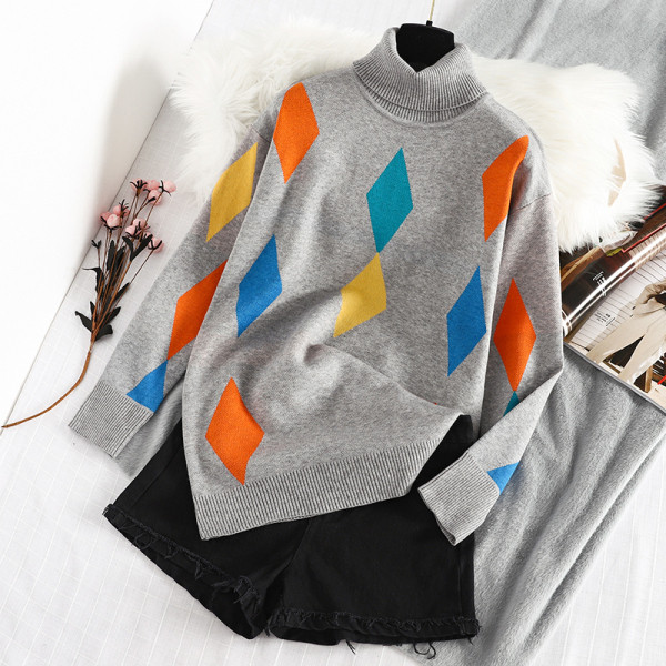 Pulover de damă cu guler polo înalt și model în gri și negru