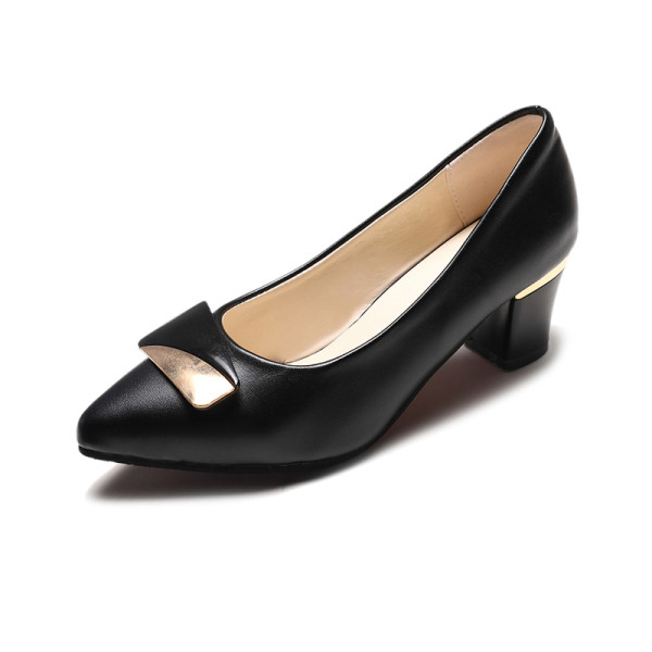 Női modern őszi cipő alacsony sarkú hegyes modellel fekete és bézs színben