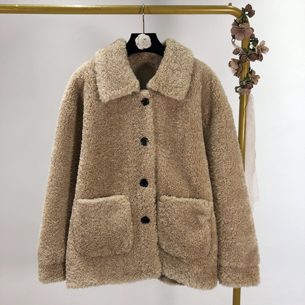 Női pehelykabát őszre és télre, fehér, bézs, kék és rózsaszín gombokkal