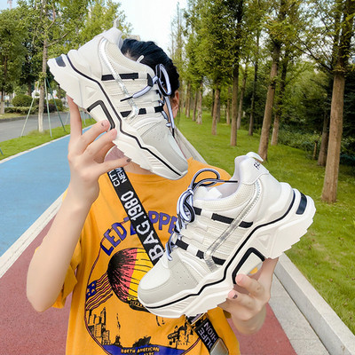 Adidași sport și casual cu șireturi colorate potrivite pentru fiecare sezon