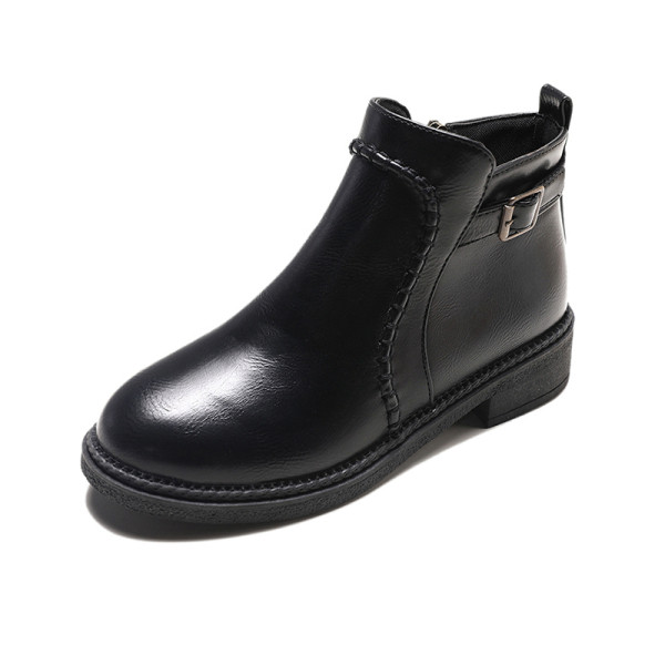 Női bőrcsizma cipzárral, lapos talpú hegyes modell fekete és barna színben