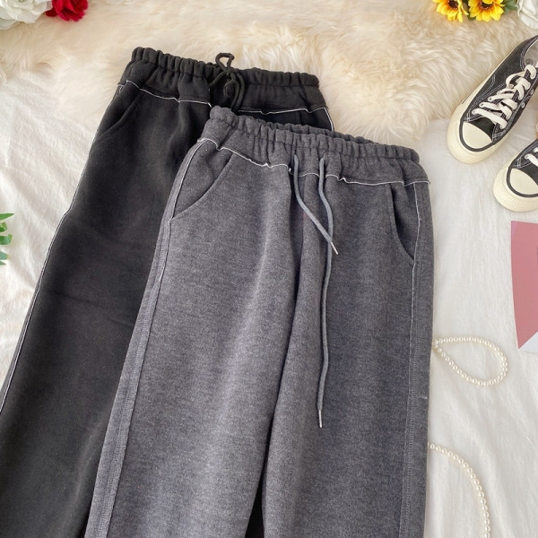 Női sportnadrág nyakkendővel és mintával három színben