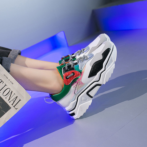 Sportos-alkalmi női tornacipő magas durva talppal - többféle színben