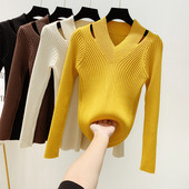 Női pulóver vékony kötésből és spitz nyakkivágással sárga, fehér, barna és fekete színekben