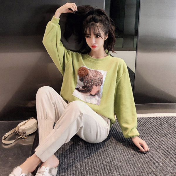 Bluză casual de damă de toamnă cu aplicație colorată cu decolteu rotund