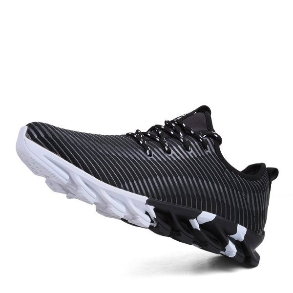 Sport-alkalmi férfi tornacipő durva talppal és fűzővel, három színben