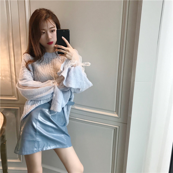 Rövid ökobőr szoknya kék és fekete övvel