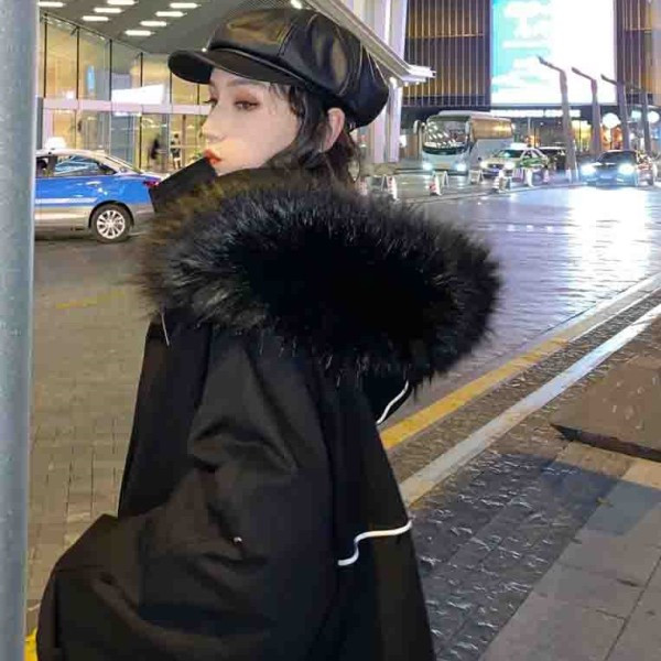 Geaca de iarna lata cu guler de blana artificiala de culoare neagra
