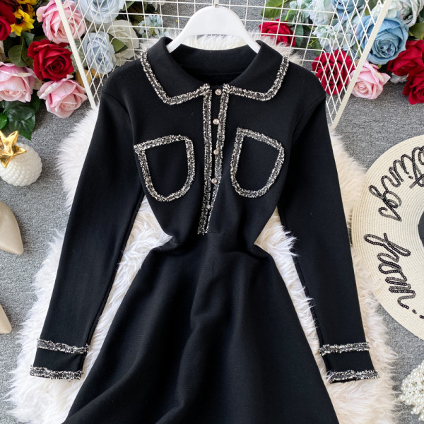 Rochie de dama tricotata cu guler si buzunare in negru