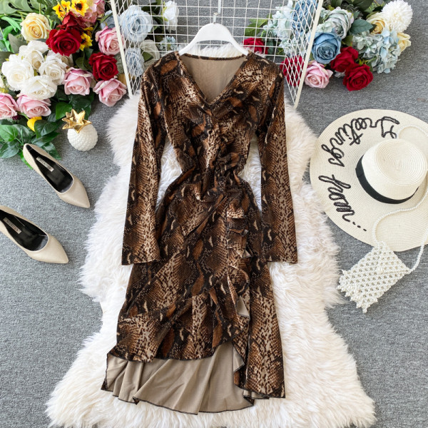 Rochie de dama cu maneci lungi, decolteu spitz si model animal in patru culori