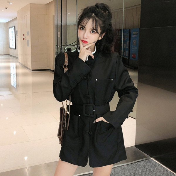 Stílusos női őszi kabát retro stílusban fekete színben