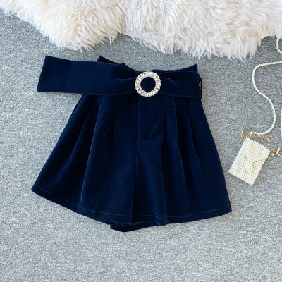 Női bársony rövidnadrág övvel és magas derékkal, fekete és kék színben