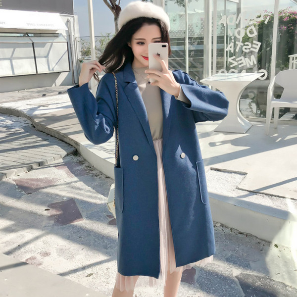 Aktuális női őszi-téli kabát zsebekkel bézs és kék színben