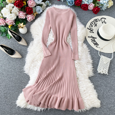 Modern női kötött ruha ovális nyakkivágással és hosszú ujjakkal, négy színben