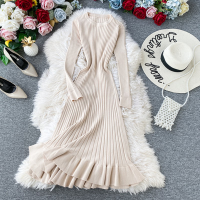 Modern női kötött ruha ovális nyakkivágással és hosszú ujjakkal, négy színben