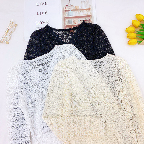 Bluză de damă din dantelă cu decolteu spitz în trei culori