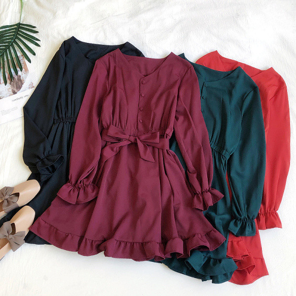 Stílusos női ruha négy színben, gombokkal és V-nyakkal