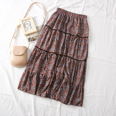 Női szoknya virágmotívumokkal retro stílusú - szabású modell