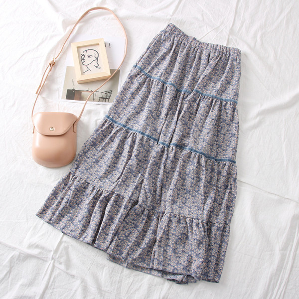 Női szoknya virágmotívumokkal retro stílusú - szabású modell