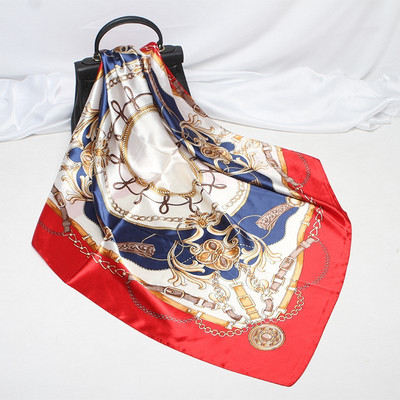 Modernus moteriškas satino šalikas mėlynos, oranžinės ir raudonos spalvos