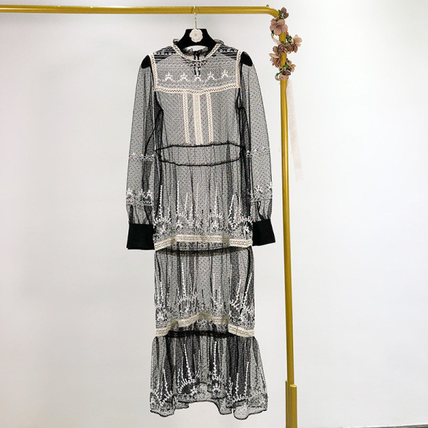 Modern női tüll ruha két részes fekete színben, csipkével