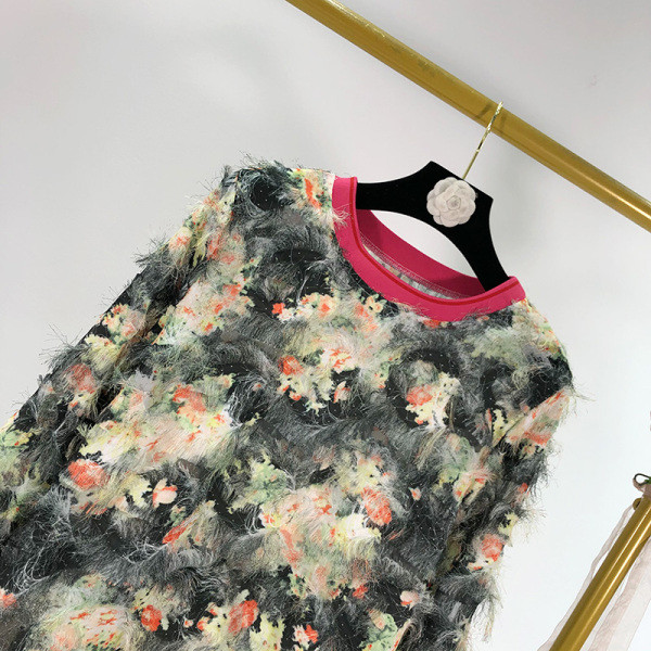 Virágmintás női blúz 3D elemekkel