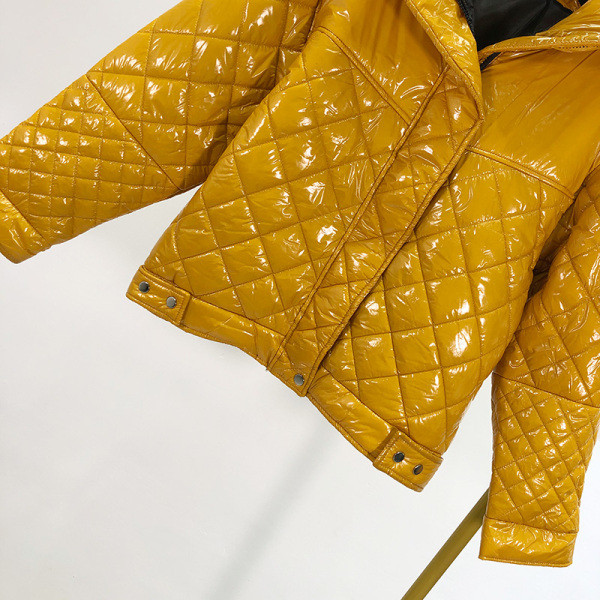 Geaca scurta de toamna-iarna cu fermoar de culoare maro