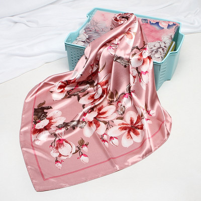 Модерен дамски сатенен шал в четири цвята 