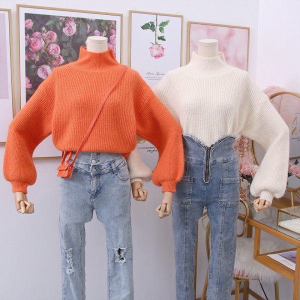 Pulover de dama potrivit pentru iarna cu guler inalt in culorile alb, albastru, negru si portocaliu