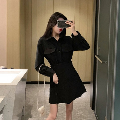 Őszi-téli női ruha hosszú ujjal, fekete szabásmintával