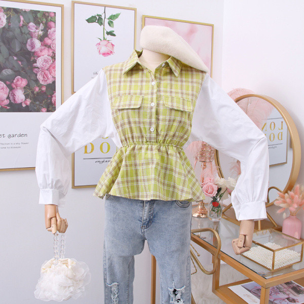 Cămașă de damă în carouri cu guler clasic și mâneci lungi