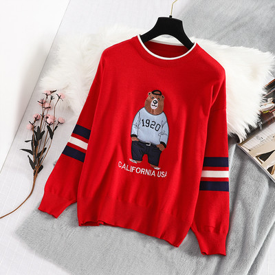 Női karácsonyi pulóver medvével, piros és fekete színben