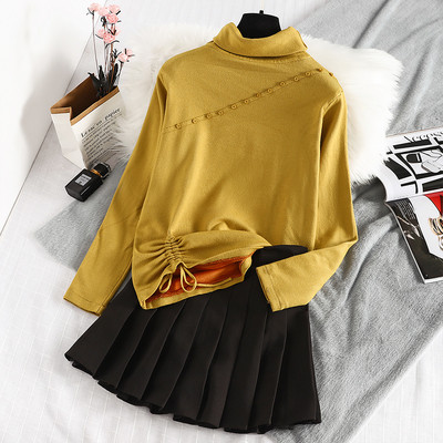 Дамски пуловер с мека подплата,висока поло яка,копчета и връзки в жълт цвят