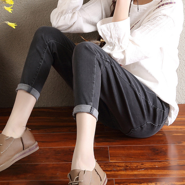 Alkalmi női farmer fekete és szürke színben, magas derékkal és zsebekkel