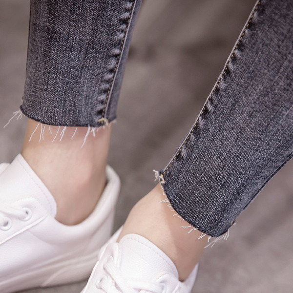 Modern női farmer Karcsú modell magas derékkal és zsebekkel