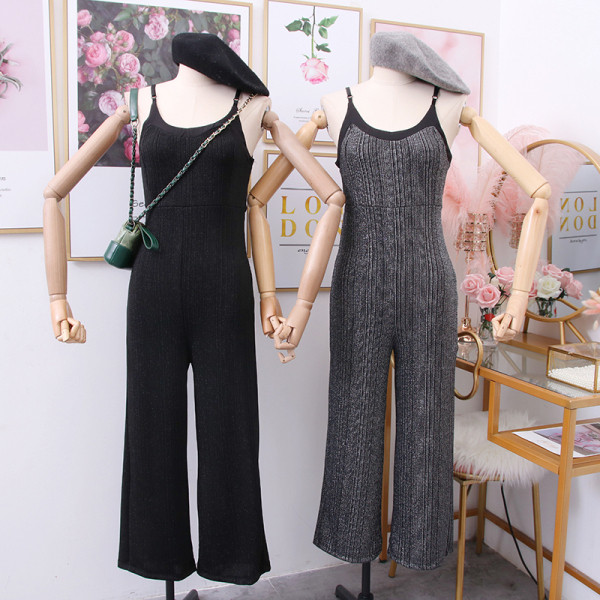 Salopetă modernă de damă cu bretele subțiri în auriu, argintiu și negru