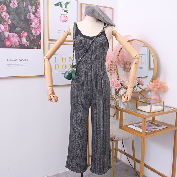 Salopetă modernă de damă cu bretele subțiri în auriu, argintiu și negru