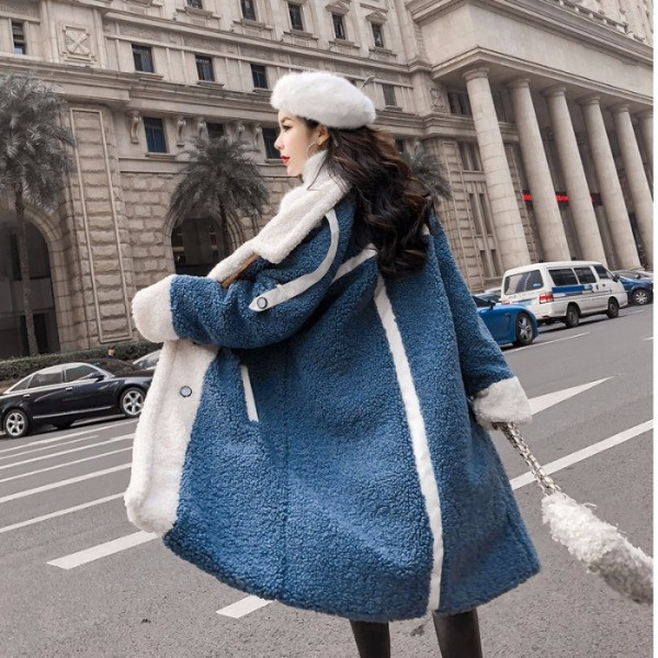 Női téli pehelykabát spitz nyakkivágással, kék, bézs és fekete színekben