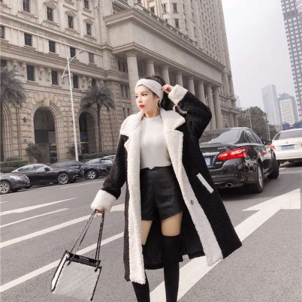 Női téli pehelykabát spitz nyakkivágással, kék, bézs és fekete színekben