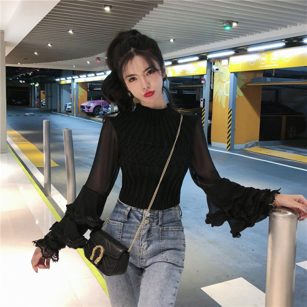 Aktuális női blúz magas pólógallérral és lótusz ujjakkal