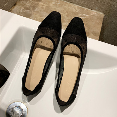 Öko velúrból készült alkalmi női cipő fekete és bézs színben