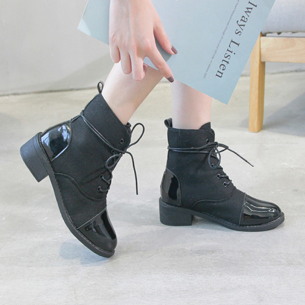 Női bőr őszi-téli csizma fűzős fekete és bézs színben