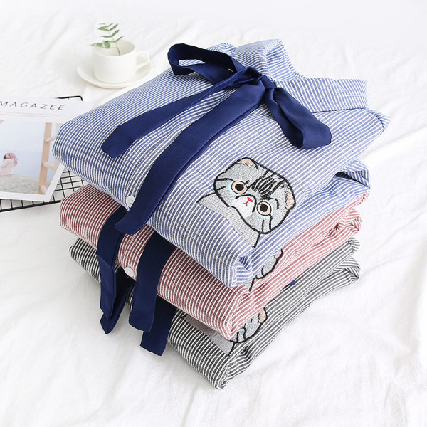 Csíkos női ing hímzéssel és puha béléssel, kék, szürke és rózsaszín színben