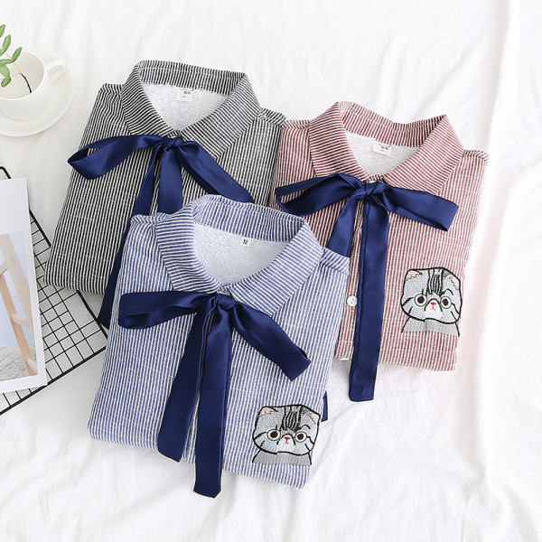 Csíkos női ing hímzéssel és puha béléssel, kék, szürke és rózsaszín színben