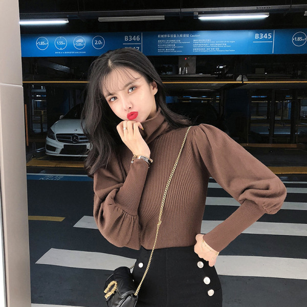 Női alkalmi blúz több színben, magas gallérral, széles ujjakkal