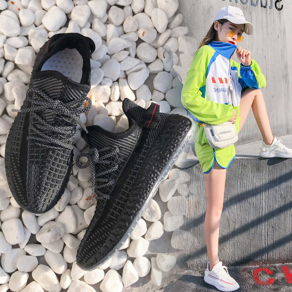 Alkalmi női tornacipő lapos talppal fehér, fekete és rózsaszín színben