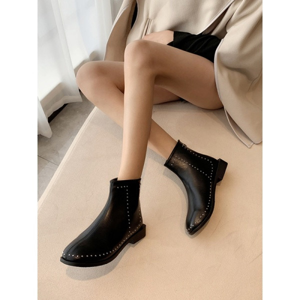 Cizme casual dama cu nituri metalice de culoare neagra doua modele