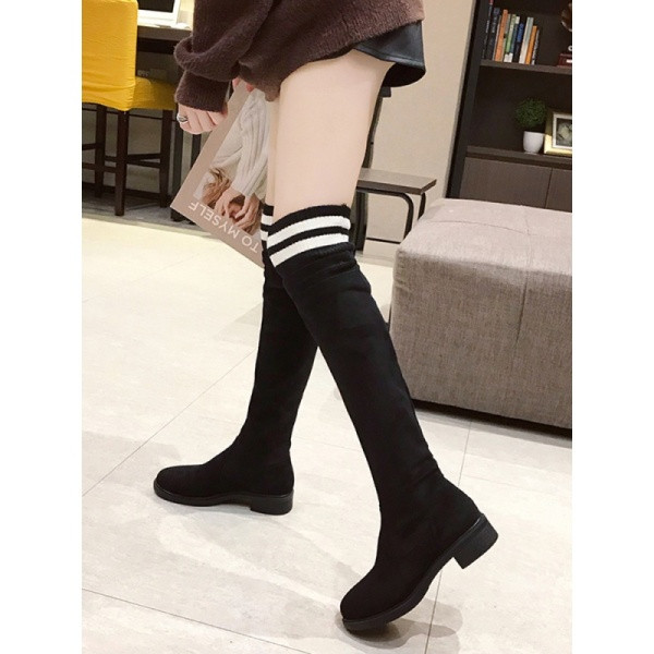 Eco velúr típusú zokniból készült hosszú csizma fekete színben