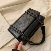 Geanta de dama moderna din piele ecologica cu lant in rosu, maro si negru